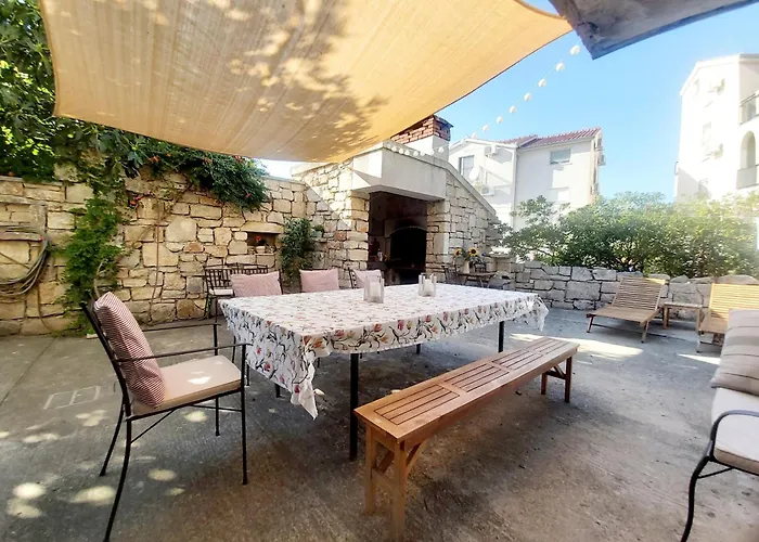 Olive Tree Apartment *